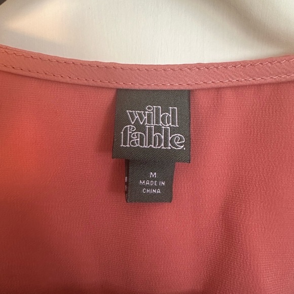 Women’s Size Medium Wild Fable Pink Tie Crop Short Sleeve Shirt - Picture 5 of 8